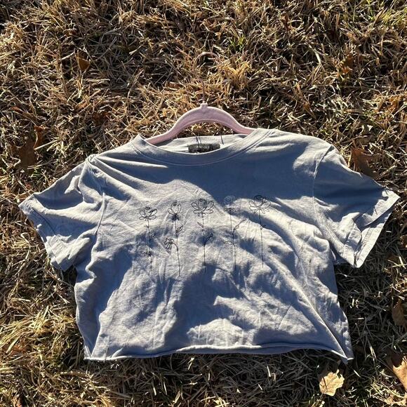 Cute Crop Top - Picture 2 of 3